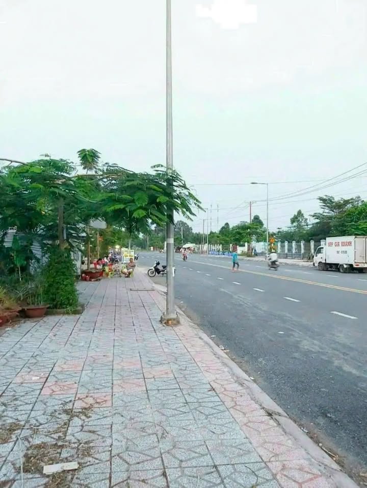 Đất thổ cư mặt tiền đường 19/8, Vị Tân, Hậu Giang - Giá chỉ 880 triệu!