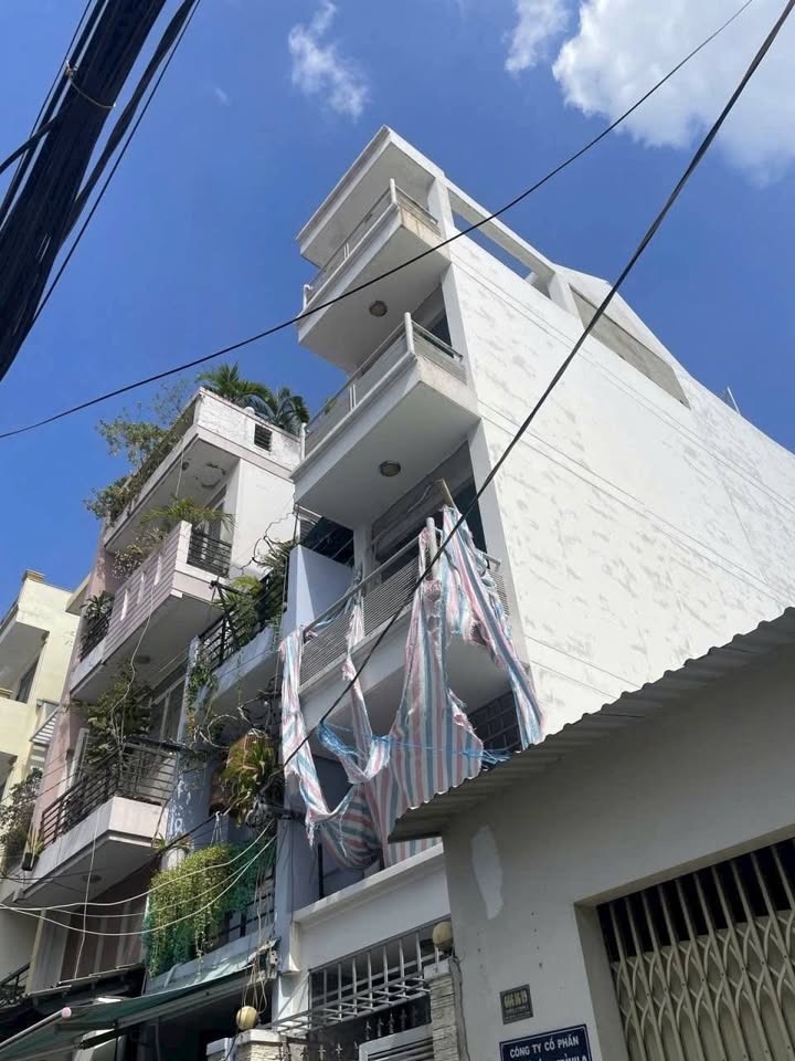 Nhà 4.5 Tầng Hẻm 3/2 Quận 10 Giá 7.5 Tỷ - Hoàn Công Đầy Đủ!