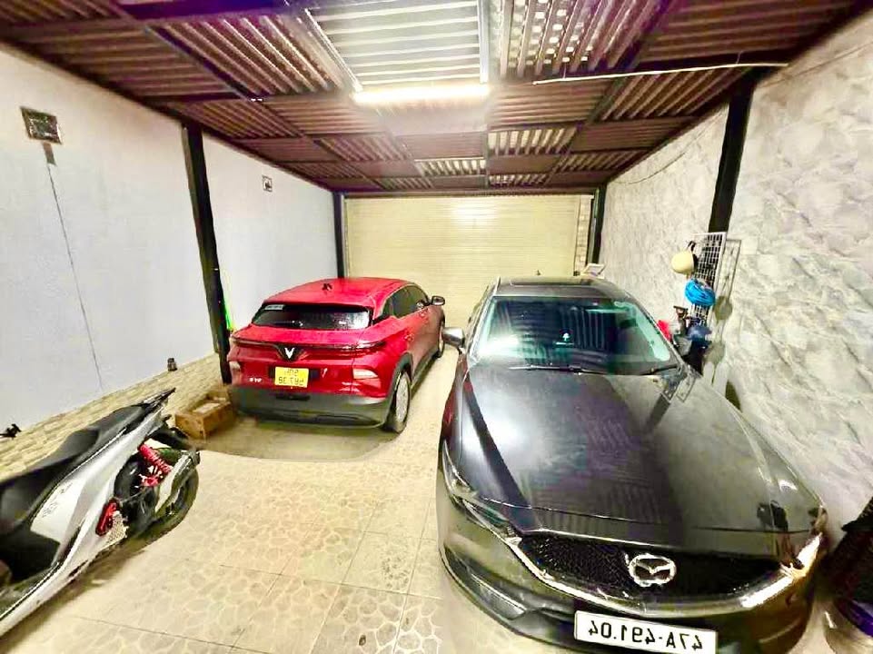 Nhà phố Tô Hiệu, Tân Phú 137m² giá 9.7 tỷ - Gara 2 xe hơi, nở hậu tài lộc!