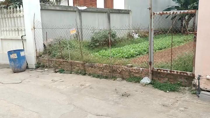 Bán gấp FrontHouse tại Thôn Tráng Việt, Huyện Mê Linh, 116m² - Giá chỉ 4.64 tỷ!