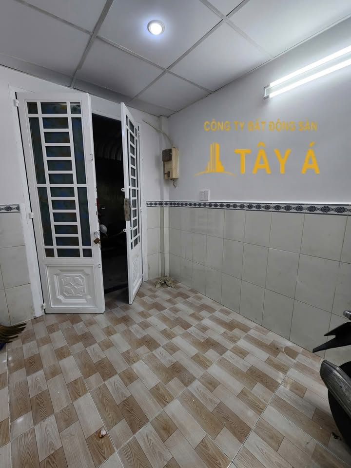 Nhà bán 151/X/X Luỹ Bán Bích, Tân Thới Hoà, 16.8m² - Giá chỉ 2.6 tỷ!