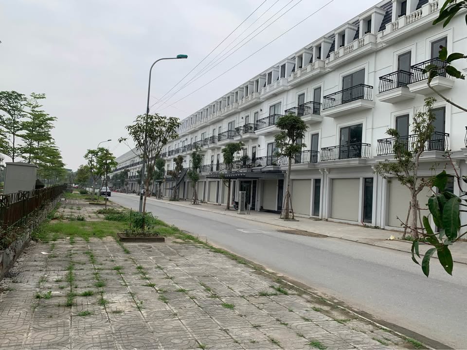 Nhà thô mặt bằng Hồ Sen CL 60m² giá 4 tỷ - Vị trí đẹp, hạ tầng đồng bộ!