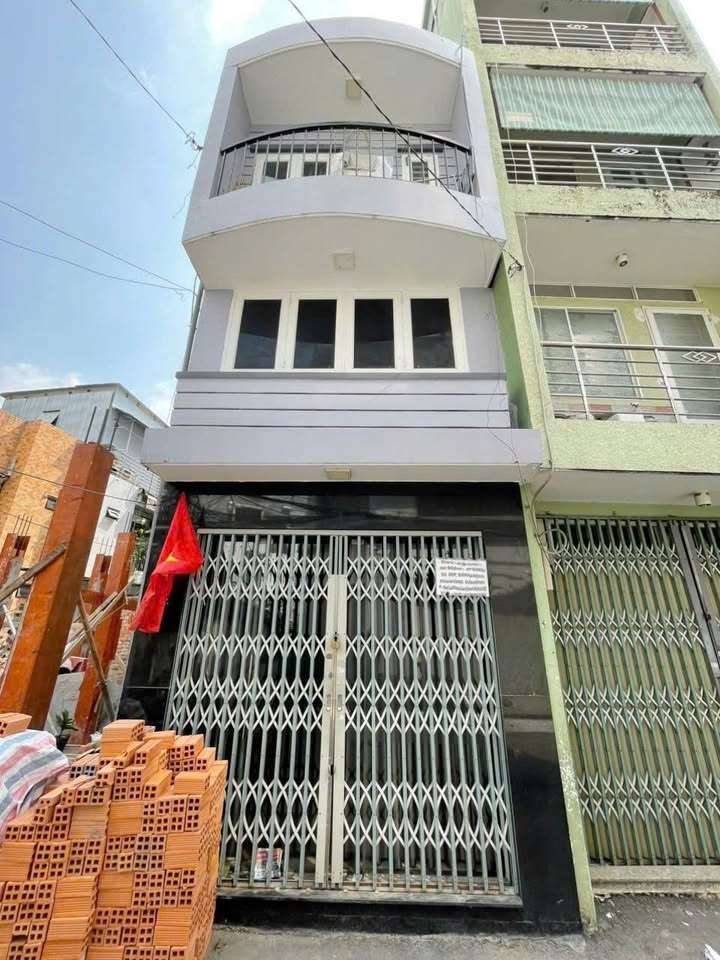 Nhà nguyên căn cho thuê tại Cách Mạng Tháng Tám, Quận 3 - Giá chỉ 15 triệu/tháng!