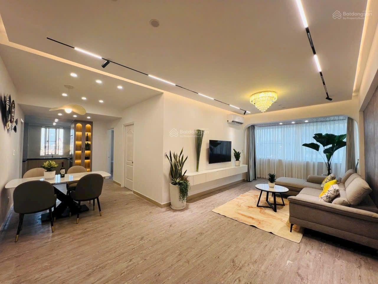 Căn hộ Sunrise City Quận 7 129m² giá 9.8 tỷ - Căn góc view đẹp, thoáng mát!