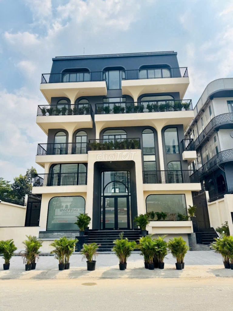 Nhà Mặt Tiền Đường 6 Lê Hiến Mai, Quận 2, 1500m² - Vị trí đắc địa, cho thuê ngay!