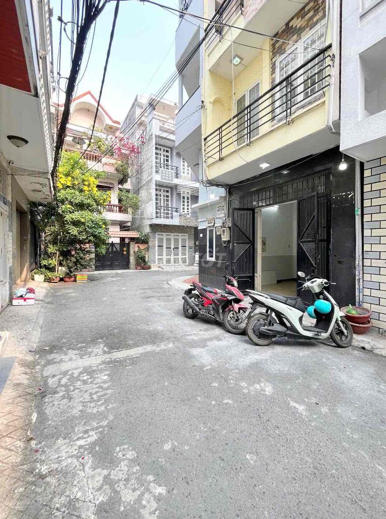 Nhà Nguyên Căn 3PN, Hẻm Ô Tô Phan Văn Trị, Bình Thạnh 14 triệu - Thiết kế mới, thuận tiện di chuyển!