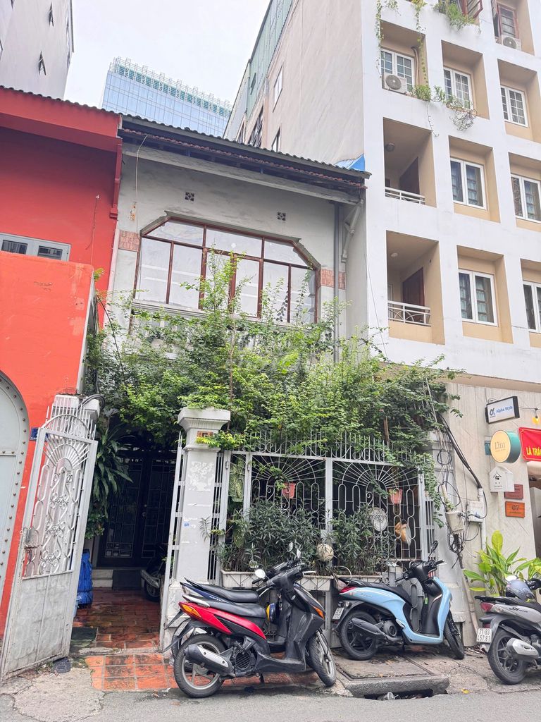 Nhà Mặt Tiền Đường Ngô Văn Năm, Quận 1, 450m² - Giá cực tốt chỉ 95 triệu/tháng!