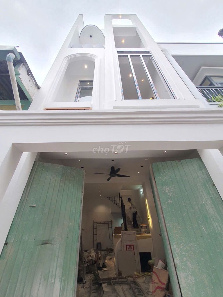 Nhà 3 Lầu Nội Thất Cao Cấp Tô Hiệu 36m² giá 6.2 tỷ - Sẵn sàng vào ở ngay!