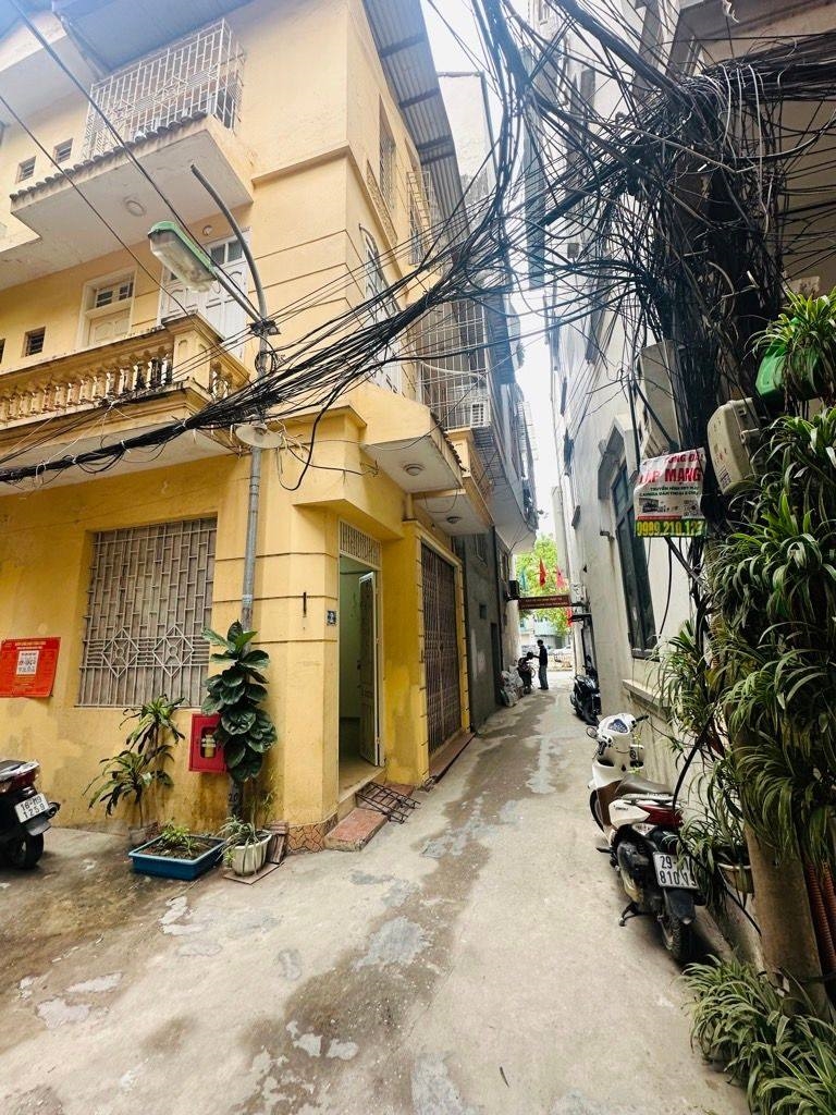 Nhà phố Trịnh Đình Cửu, Hoàng Mai, 47m² giá 12.8 tỷ - Nhà lô góc sáng thoáng!