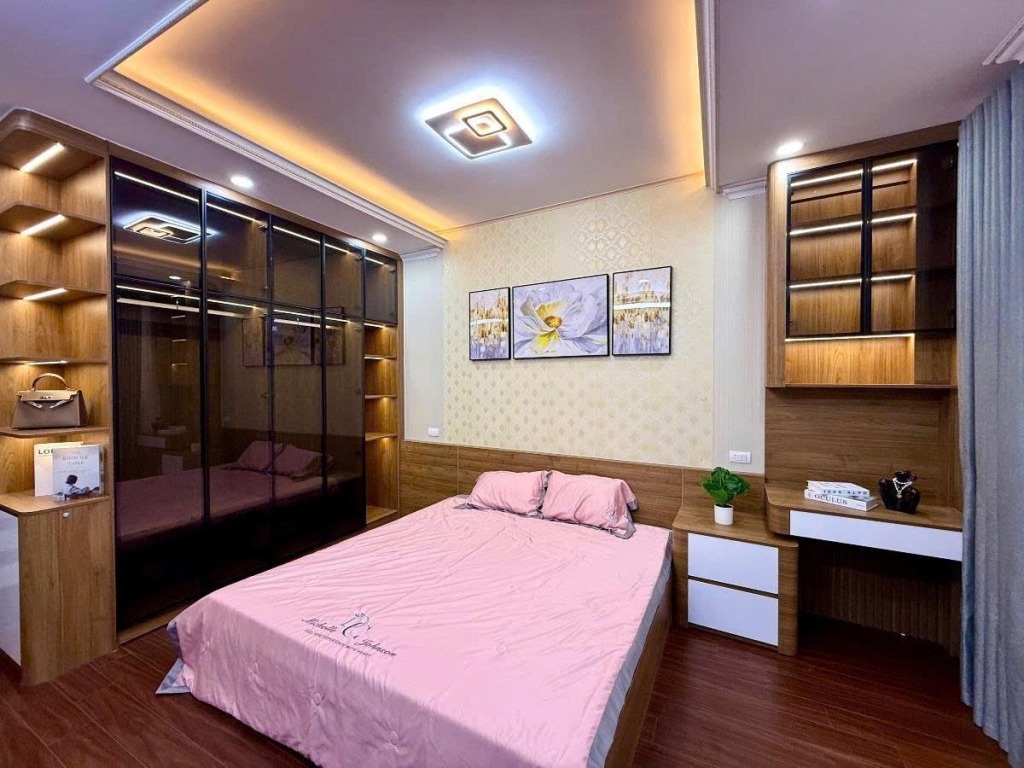 Nhà mặt phố Phạm Hồng Thái Ba Đình 31m² giá 30 tỷ - Lô góc kinh doanh đỉnh!