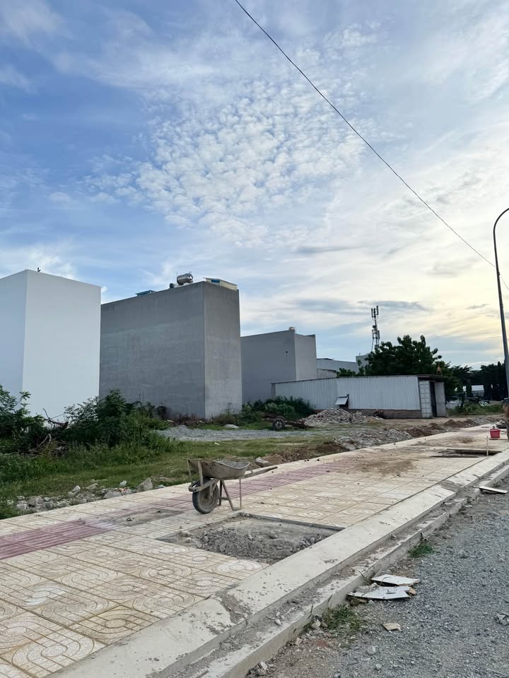 Lô đất tái định cư Huyện Ninh Hải 100m² giá 1.9 tỷ - Tiềm năng tăng giá cao!