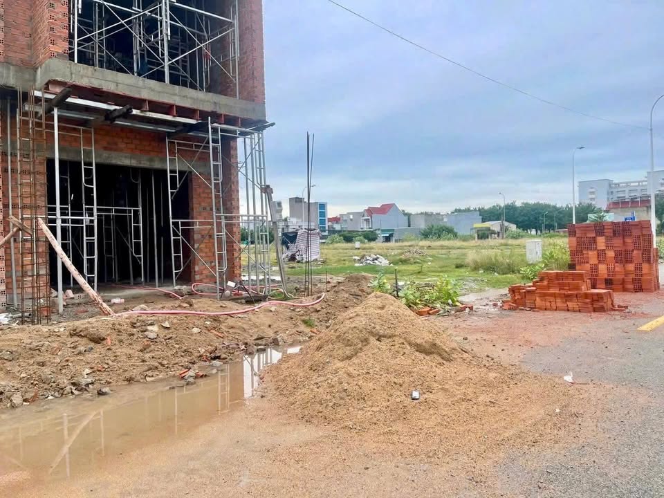 Đất nền TĐC Bệnh Viện, 100m² giá 1.89 tỷ - Đường rộng 11m, 2 mặt tiền!