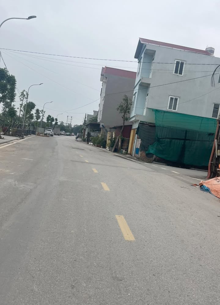 Nhà 4 tầng mới, Xã Nam Hồng, Đông Anh, 4 tỷ - Ô tô vào tận nhà!