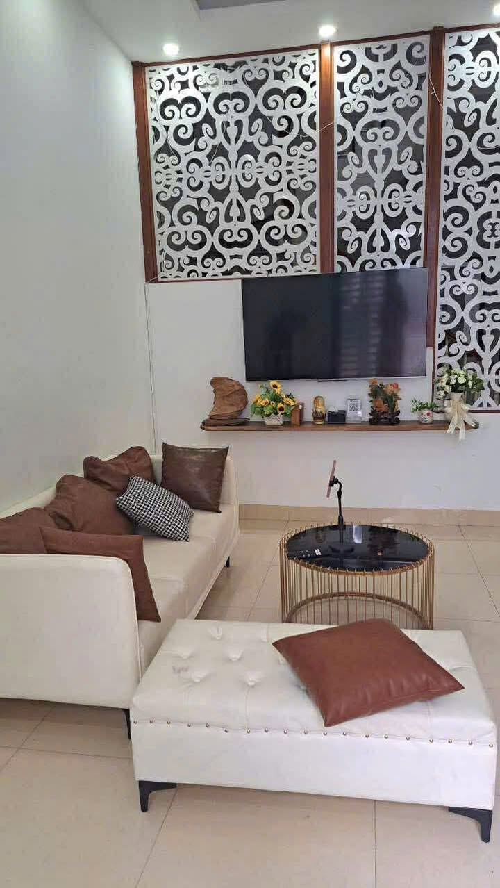 Nhà phố 3 tầng mặt đường Ngô Quý Duật, Nam Định 80m² - Giá chỉ 4.979 tỷ, thương lượng ngay!