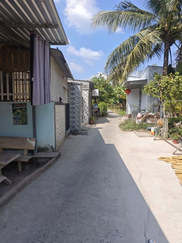 Đất CLN 300m² Phường Long Hòa, Quận Bình Thủy, giá 350 triệu - Gần chợ Rạch Cam