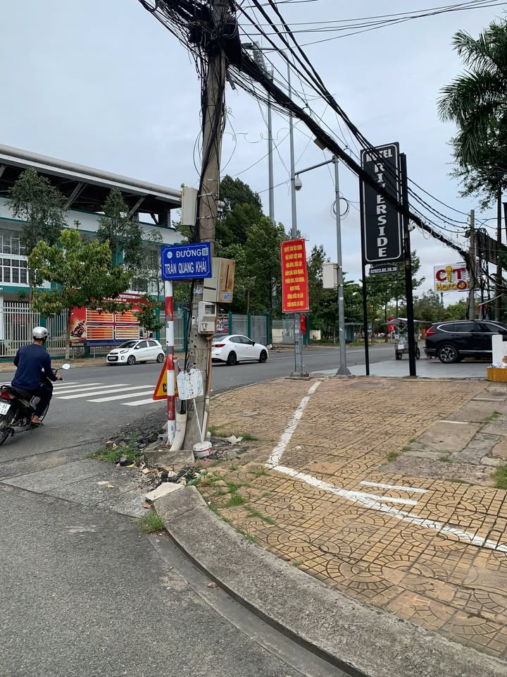 Bán khách sạn 4 tầng mặt tiền đường Trần Quang Khải 101,5m² - Doanh thu cao