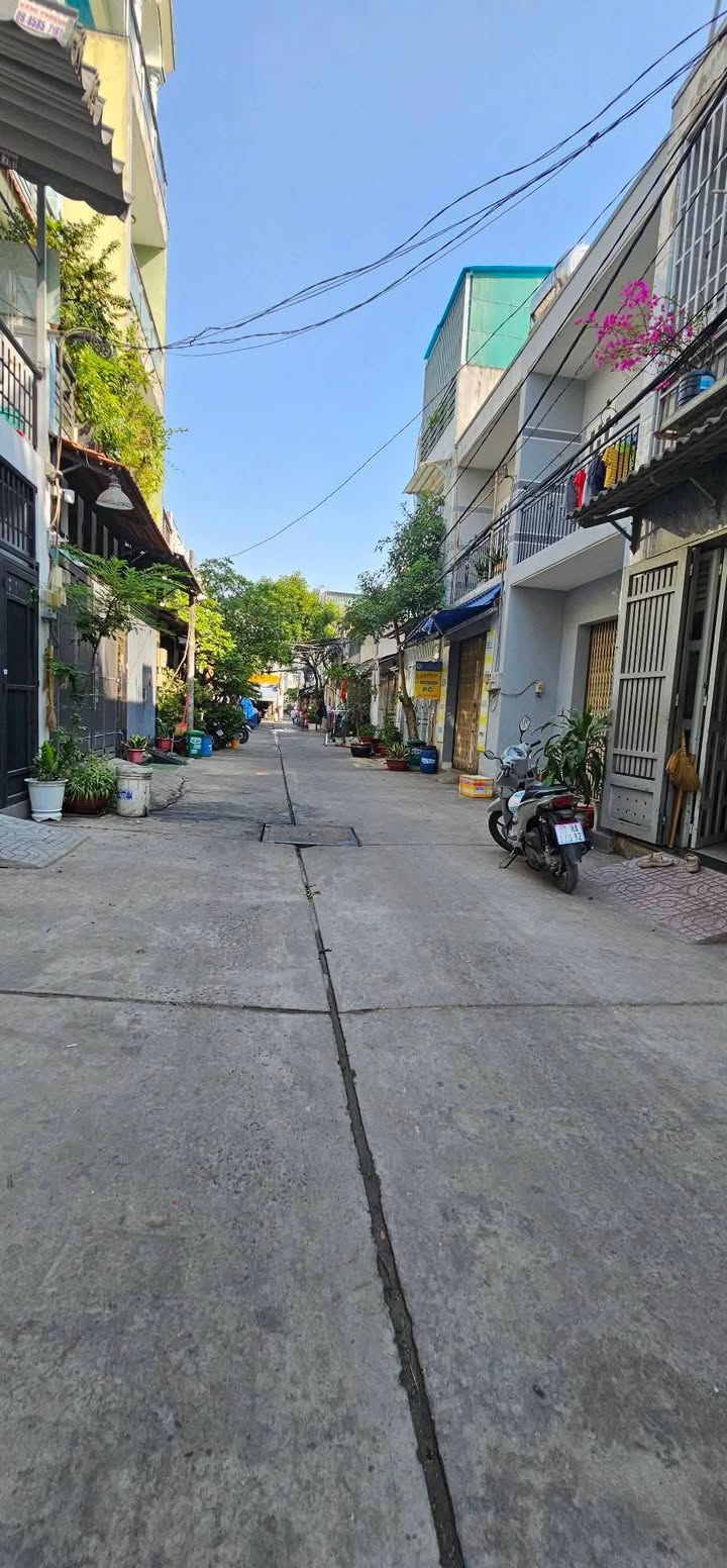 Nhà 2 Tầng Phường Hiệp Bình Phước 239m² giá 18.8 tỷ - Căn góc 2 mặt tiền!