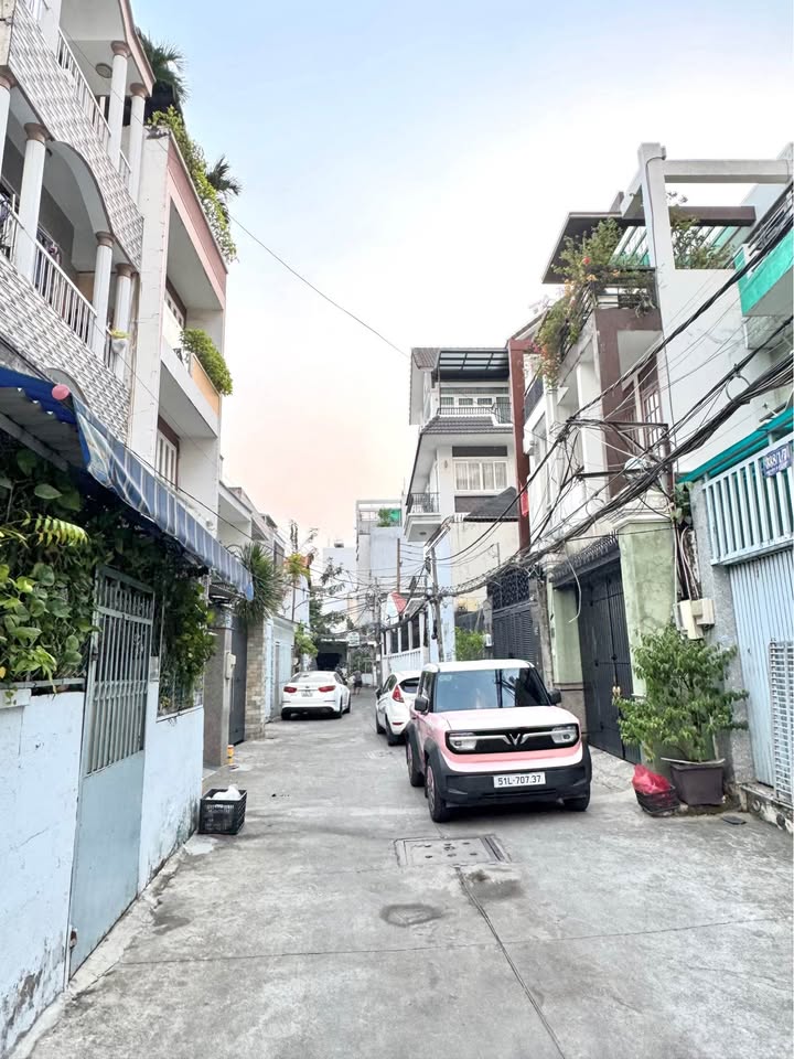 Nhà nát Hẻm 5m đường Nguyễn Xí, Bình Thạnh 52m² giá chỉ 7.9 tỷ - Cơ hội đầu tư hấp dẫn!