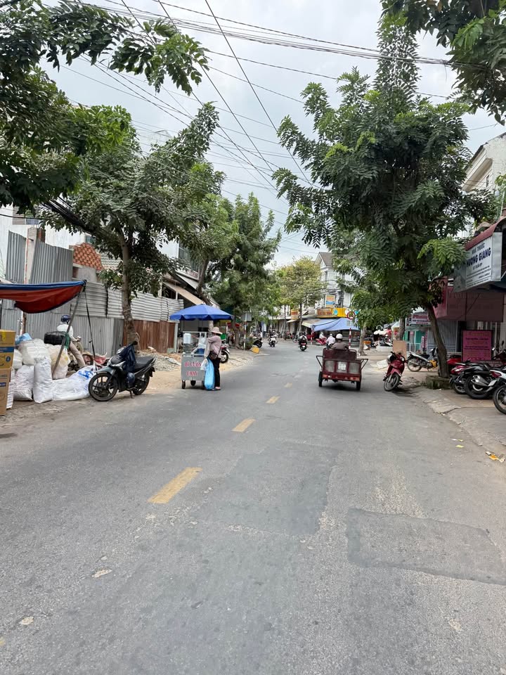 Nhà mặt tiền đường 30/4, TP. Sóc Trăng 83m² giá 3.35 tỷ - Nằm gần chợ, tiện ích đầy đủ!