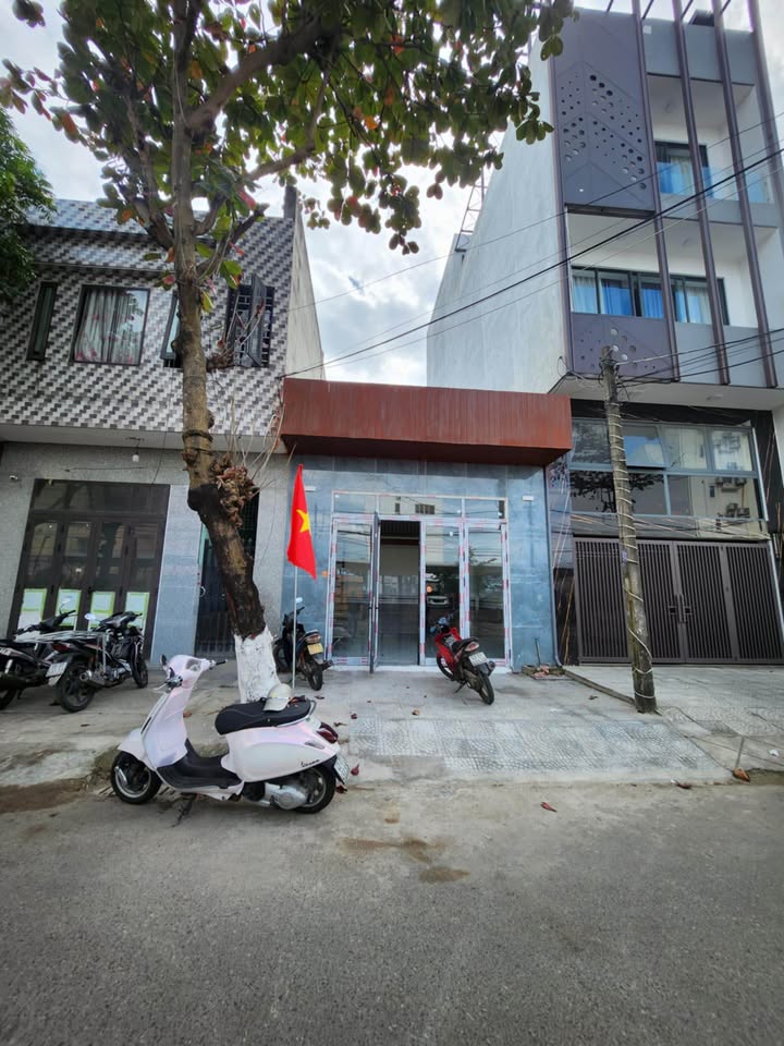 Nhà nguyên căn cho thuê đường Vũ Quỳnh, Đà Nẵng 75m² - Sát biển, giá chỉ 8 triệu/tháng!