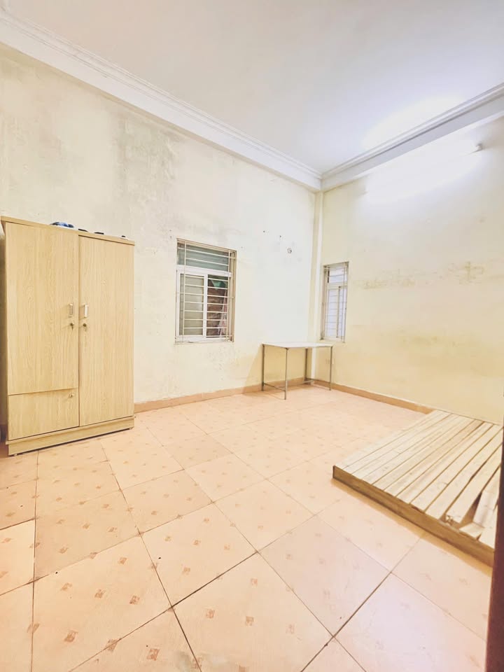 Phòng trọ Đê La Thành, Đống Đa, Hà Nội chỉ từ 900k - Sạch sẽ, vị trí thuận lợi!