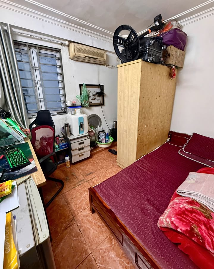 Phòng trọ khép kín 594 Đường Láng, Đống Đa chỉ 2.3 triệu - Tiện nghi đầy đủ!