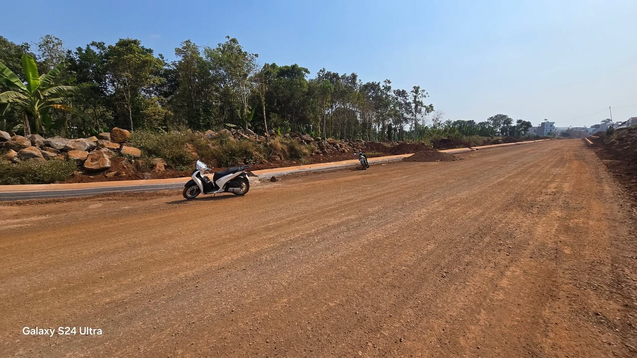 Nhà mặt tiền Vành Đai 1, Tân Phú, 400m² - Đất 2 mặt tiền full thổ cư!