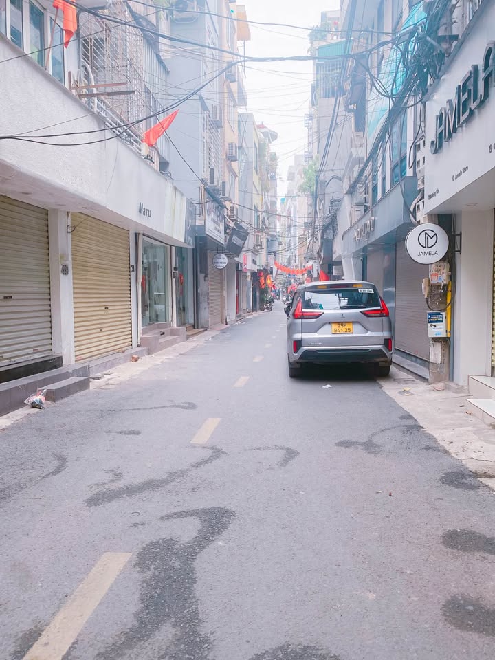 Nhà mặt phố Đông Các, Đống Đa 61m² giá 30.5 tỷ - Đầu tư sinh lời ngay!