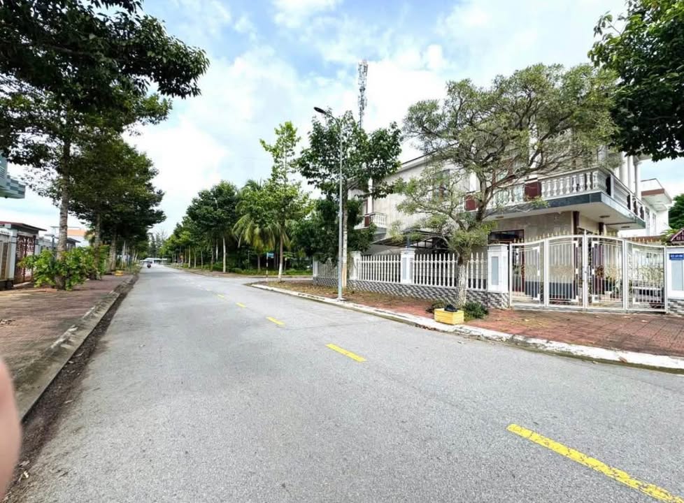 Đất nền biệt thự KĐT 5A, đường số 11, Cần Thơ - Giá chỉ 2 tỷ/nền!