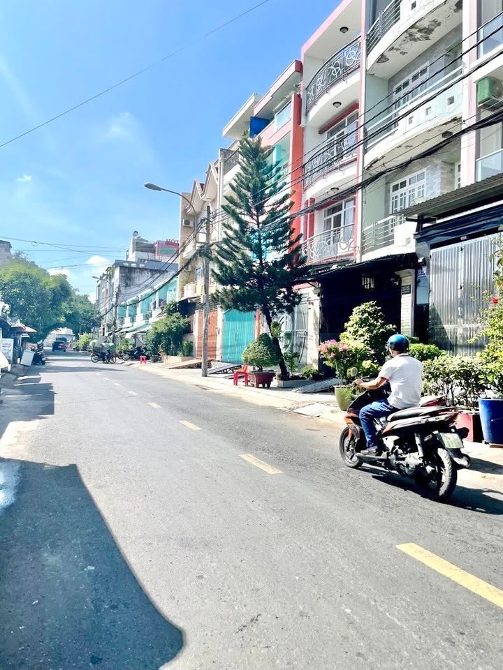 FrontHouse An Dương Vương Quận 6 20m² giá 10.5 tỷ - Kinh doanh đa ngành!