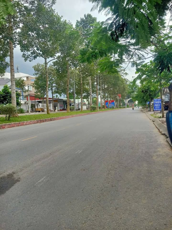 Dãy Nhà Nghỉ Mặt Tiền Đường Võ Nguyên Giáp, TP Trà Vinh - 216m², Giá chỉ 3.8 Tỷ, Thương Lượng