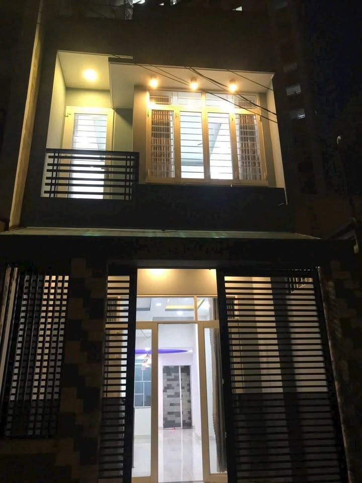 Nhà nguyên căn đường Liên Phường, Quận Thủ Đức 120m² giá 12 triệu - Phù hợp cho gia đình hoặc văn phòng