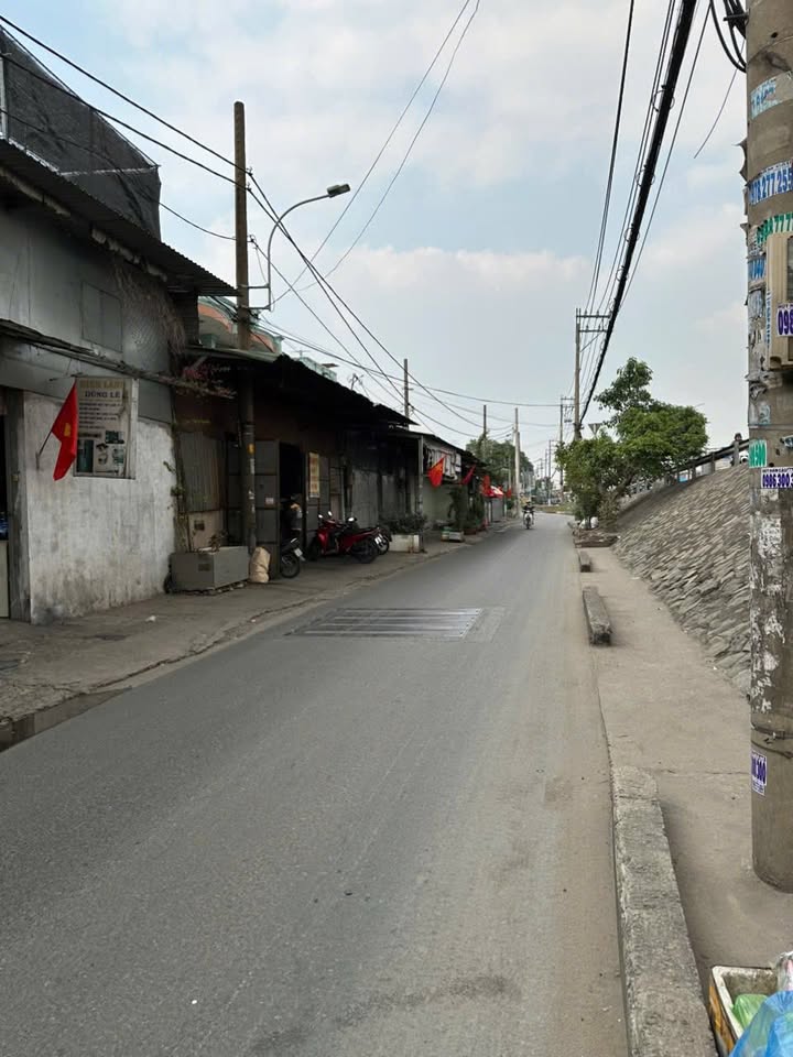 Đất Mặt Tiền Kênh Tham Lương, Quận 12, 71m² - Giá chỉ 7 tỷ!