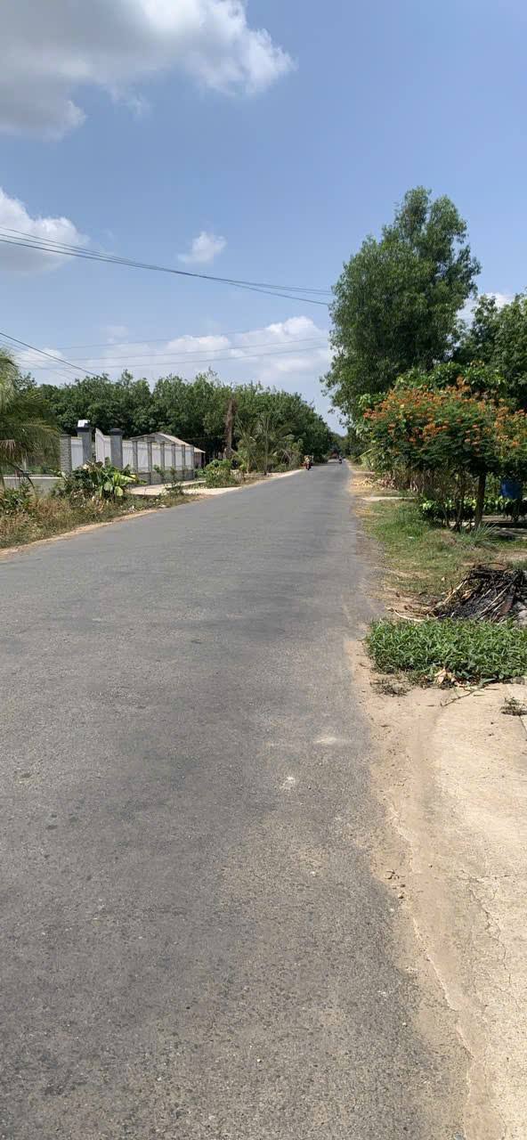 Nhà gác lửng tại Long Vĩnh, Châu Thành, Tây Ninh 666m² giá 3.2 tỷ - Khu nghỉ dưỡng lý tưởng!