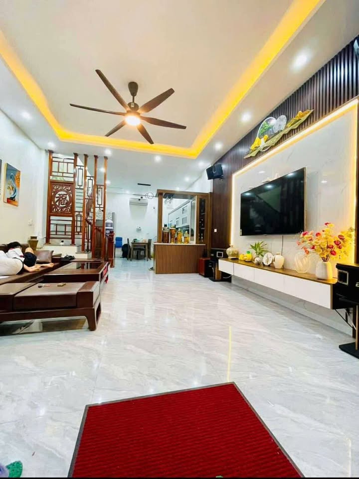 Nhà 3 tầng đường Đông Mạc, Phường Lộc Hạ, 51m² giá 2.48 tỷ - Chính chủ bán!