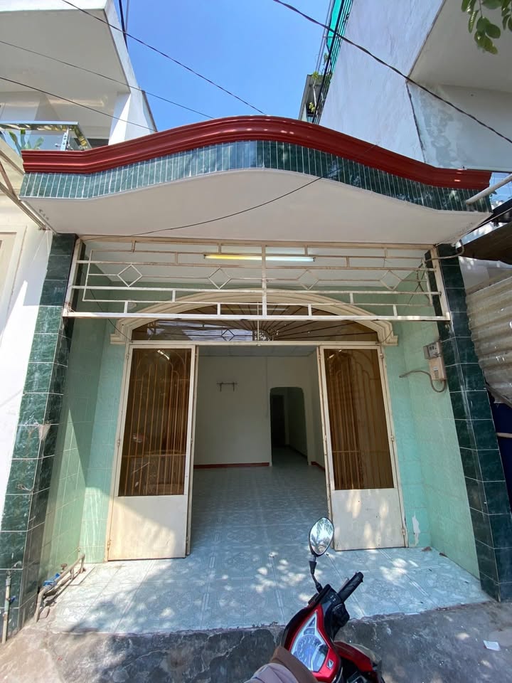 Nhà nguyên căn cho thuê tại Thủ Đức 2PN giá 8 triệu - Vị trí thuận lợi gần chợ