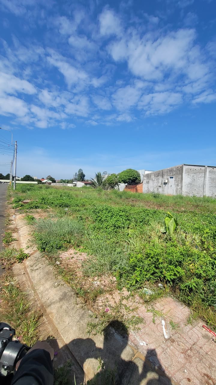 Đất nền góc 2 mặt tiền Bình Lộc 300m² giá 1.68 tỷ - Sổ hồng riêng, thổ cư