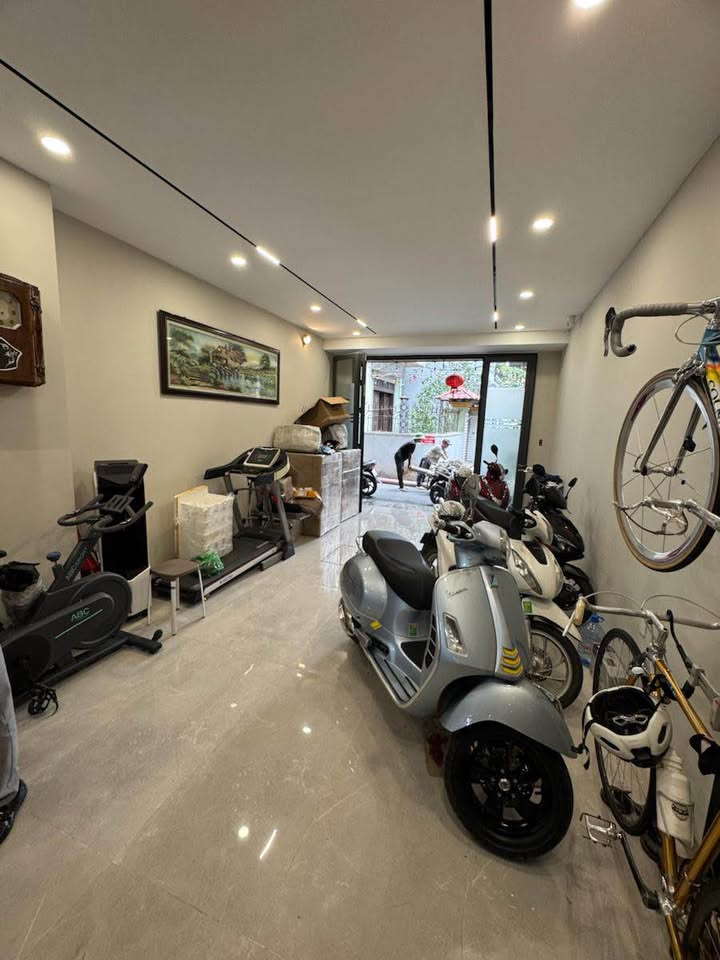 Nhà đẹp phố Bạch Mai 42m² giá 10 tỷ - Full nội thất sang trọng!