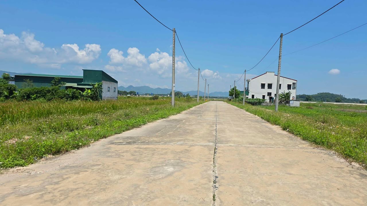 Đất nền Vĩnh An, Thạch Hà 200m² giá 3 tỷ - Đường rộng 12m, tiện ích đầy đủ!