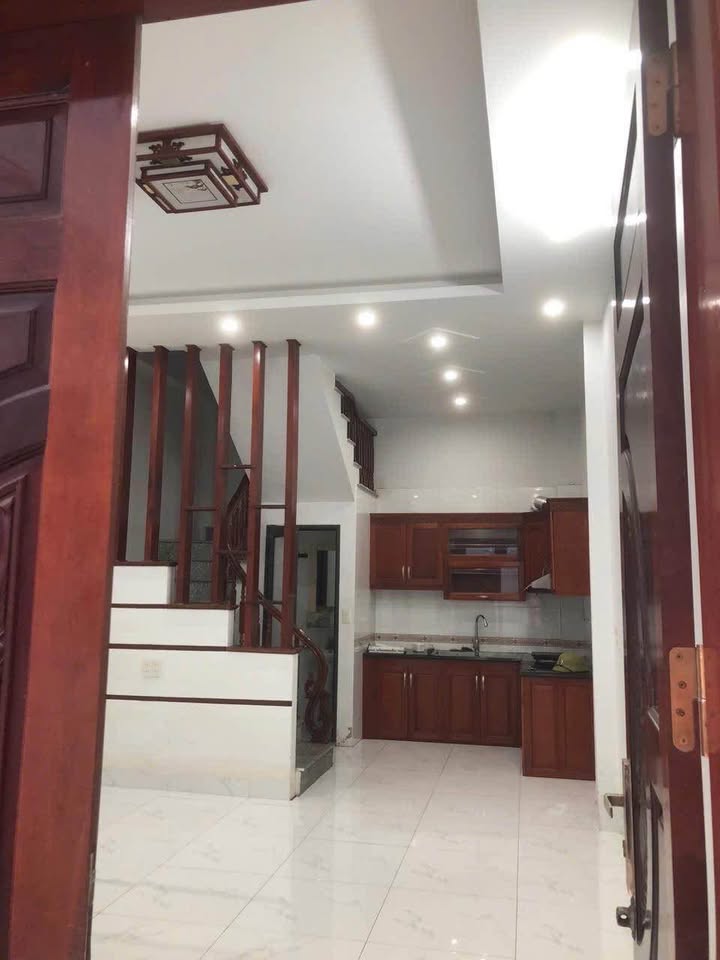 Nhà cho thuê 3 tầng tại phường Quang Trung - Giá 4,5 triệu/tháng - Dọn vào ở ngay!