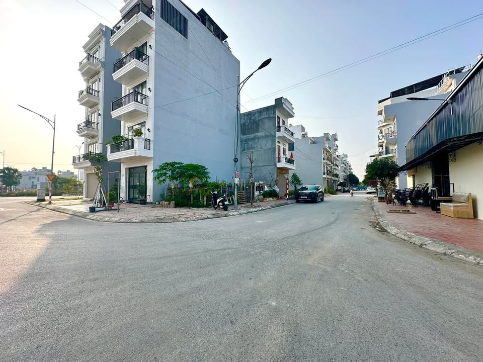 Đất TDC A51 Hồ Sen, 40m² giá 4.2 tỷ - Cơ hội đầu tư tuyệt vời!