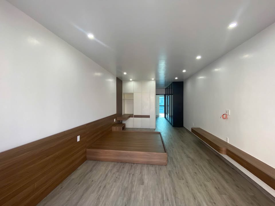 Nhà 6 tầng Lê Hồng Phong, Hải An 60m² giá 11 tỷ - Cầu thang máy mới tinh