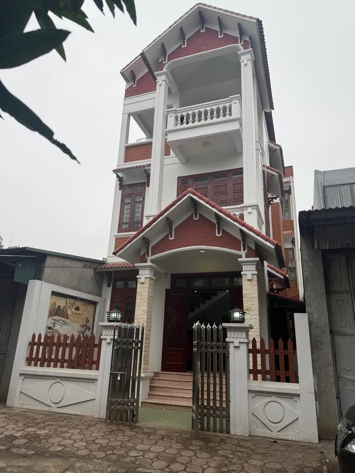 Nhà 3 tầng đẹp mặt đường 35, xã Mê Linh 100m² giá 7 tỷ - Đầu tư sinh lời ngay!