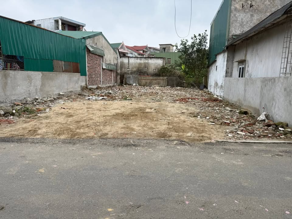 Đất nền Huyện Hương Sơn, 200m² giá 6 tỷ - Pháp lý rõ ràng, đầu tư sinh lời!