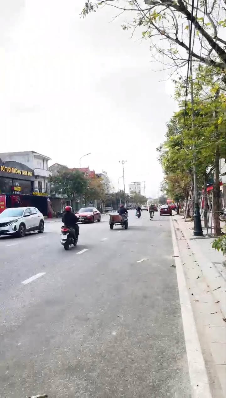 Bán nhà mặt tiền đường Lê Duẩn, Thành Phố Hà Tĩnh, 126m² - Kinh doanh sầm uất ngay lập tức!