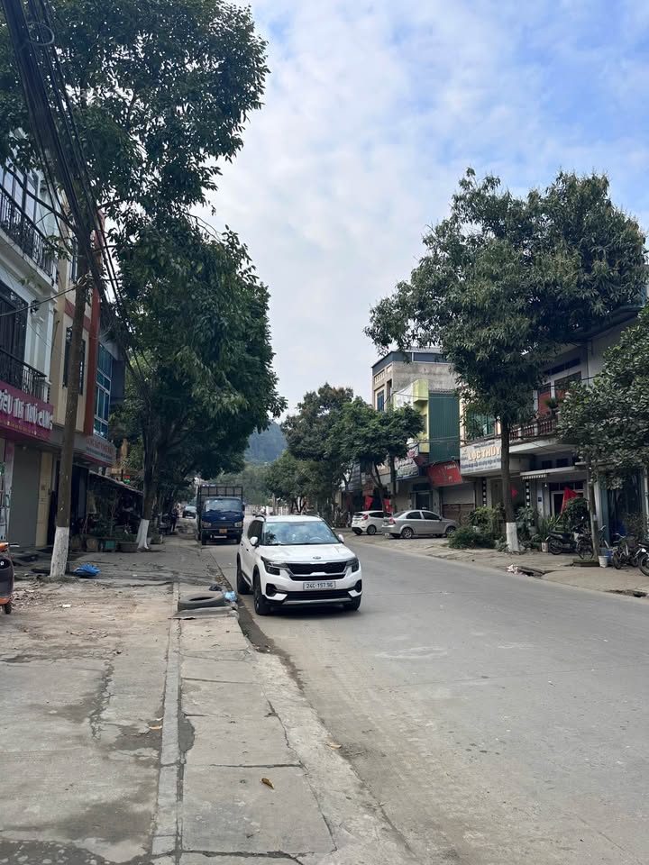 Lô đất 2 mặt đường Nhạc Sơn, Kim Tân 89m² giá chỉ 3.xxx triệu - Đầu tư sinh lời hấp dẫn!