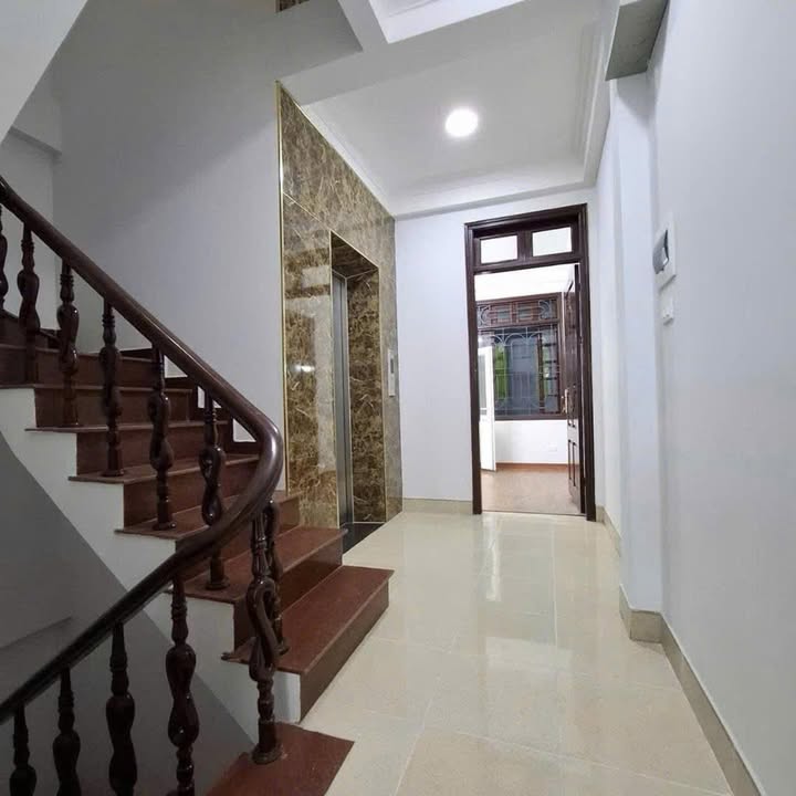 Bán nhà mặt phố Nguyễn Xiển 50m² giá 30 tỷ - Kinh doanh sầm uất