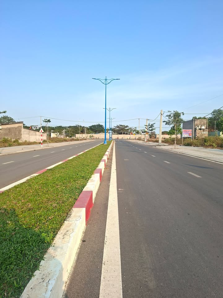 Đất nền Hòa Long 100m² giá 1.9 tỷ - Sổ đỏ chính chủ, thích hợp đầu tư!