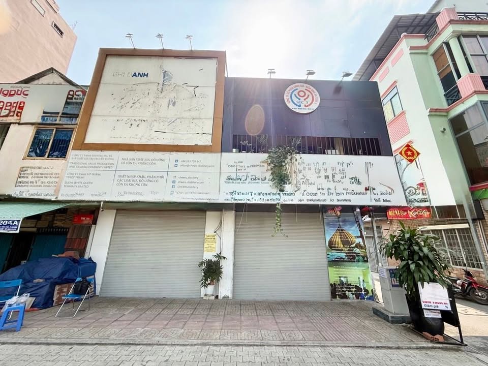 FrontHouse Đường Hàng Xanh, Quận Bình Thạnh, 80m² giá 15 tỷ - Đầu tư sinh lời ngay!