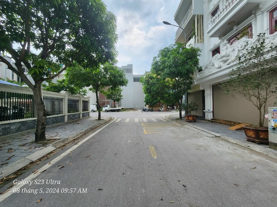 Bán đất mặt đường CL10 Khu ĐT Dệt May Nam Định 70m² - Vị trí trung tâm, giá tốt!